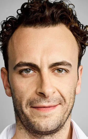 Фотография актёра Джозеф Гилган