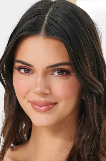 Фотография актёра Кендалл Дженнер