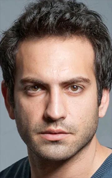 Фотография актёра Бугра Гюльсой