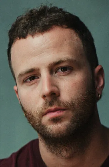 Фотография актёра Адриан Гроссер