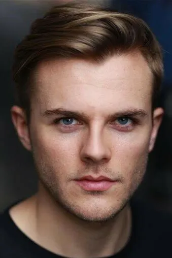 Фотография актёра Адам Лоуренс