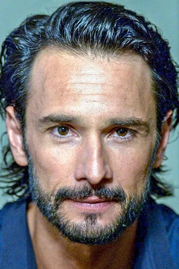 Фотография актёра Родриго Санторо