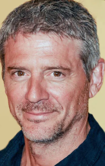 Фотография актёра Кристофер Казинс